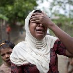 آلاف من الروهنغيا يعبرون إلى بنغلاديش خوفًا على حياتهم