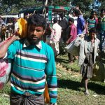 الشرطة في ميانمار تهدم منازل الروهنغيا وتجبرهم على النزوح
