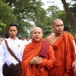 مسلمو ميانمار في حالة ذعر من تدريب الحكومة شبابا بوذيين على استخدام السلاح