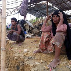 فرار آلاف الروهنغيا المسلمين إلى بنغلاديش