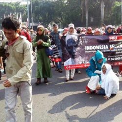 وقفة احتجاجية أمام سفارة ميانمار ببرلين تنديدا بالعنف ضد مسلمي الروهنغيا
