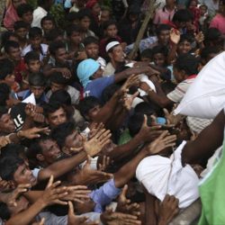 مسلمو الروهنغيا يواصلون الفرار من بطش جيش ميانمار