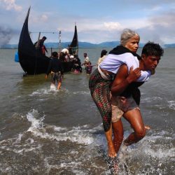 جيش ميانمار يتهم المسلمين الروهنغيا بإحراق قراهم رغم التقارير الدولية