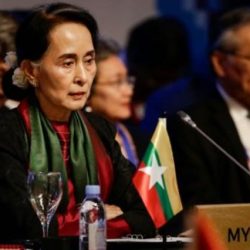 اليابان تعرض مساعدات ببليون دولار على زعيمة ميانمار