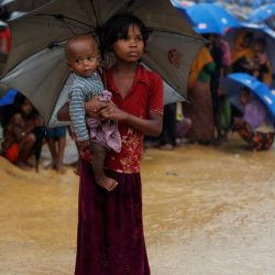 فرار 100 من الروهنغيا إلى بنغلادش مع بدء عملية ترحيلهم لميانمار