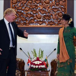 وزير الخارجية البريطاني يناقش أزمة الروهنغيا مع زعيمة ميانمار