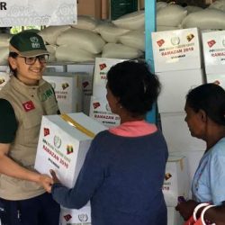 هيئة الإغاثة التركية تستمر في توزيع المساعدات على مسلمي ميانمار