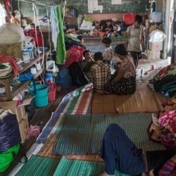 صيادون إندونيسيون ينقذون لاجئين من الروهنغيا