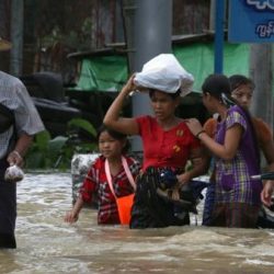 مصرع 10 أشخاص تشريد عشرات الآلاف في ميانمار بسبب الفيضانات