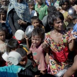 فريق مركز الملك سلمان للإغاثة يتفقد مشاريعه الإنسانية المنفذة للاجئين الروهنغيا في بنغلادش