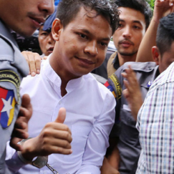 وزير سابق في ميانمار يدعو إلى إعادة النظر في سجن صحفيي رويترز