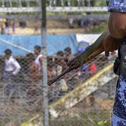 ميانمار تنفي إطلاق النار عبر الحدود مع اقتراب موعد تنفيذ خطة لإعادة الروهنغيا