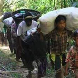 سياسات ميانمار تدفع 200 بوذي للهرب إلى بنغلادش والأخيرة تغلق حدودها
