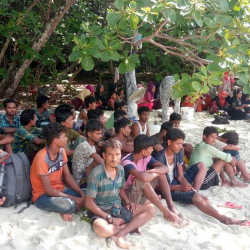 بنغلادش تتهم ميانمار بعدم الرغبة في إعادة الروهنغيا إلى ديارهم