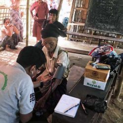 لاجئو الروهنغيا في بنغلادش يلجؤون إلى شرائح ميانمارية للتواصل بعد منع الشرائح البنغالية