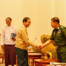 جيش ميانمار يهدد بسحق المتمردين البوذيين بالمروحيات في ولاية أراكان