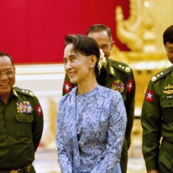 ناشط روهنغي يطالب بسحب “نوبل” من زعيمة ميانمار فورا