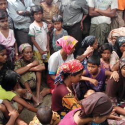 حظر الإنترنت عن اللاجئين الروهنغيا في بنغلادش يعيدهم للعزلة