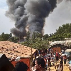 حريق هائل في مخيمات الروهنغيا في بنغلادش يشرد الأسر ويلحق أضرارا مادية