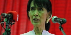 أونغ سو تشي: أعمال العنف الدينية في بورما مأساة دولية