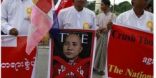 رهبان بوذيون يتظاهرون ضد مجلة تايم الأمريكية في رانغون