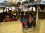 اللاجئون الروهنجيون يواجهون مشقة في مخيمات بنغلاديش