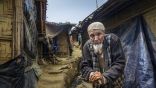 لاجئ روهنغي في التسعين من عمره يستذكر التاريخ والأحداث بعبرات خانقة