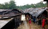 أمطار غزيرة تدمر أكواخ الروهنجيين في مخيم “لدا” بين بورما وبنغلاديش