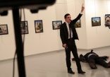 اغتيال السفير الروسي بالرصاص في أنقرة