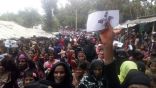 آلاف الروهنغيا يتظاهرون للمطالبة “بالعدالة” بعد عام على حملة الجيش الميانماري