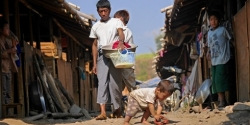 مساعدة الأطفال النازحين في كاشين